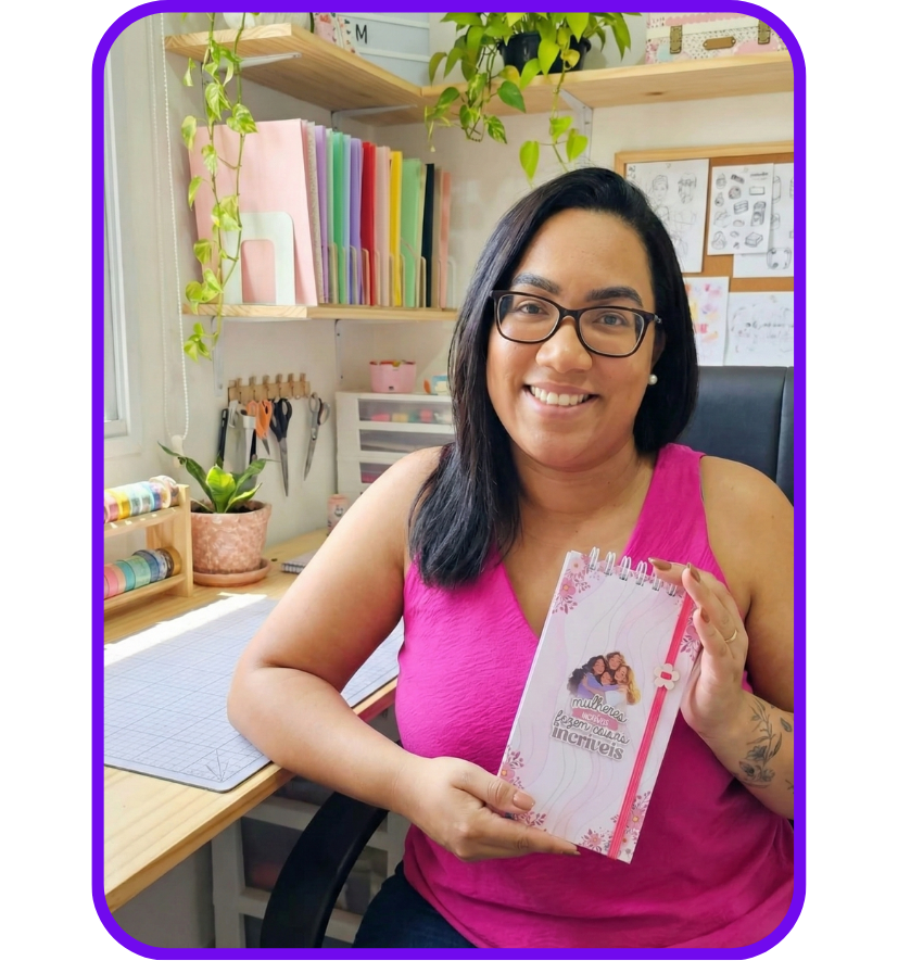 Eu sou a Verônica da Papelarices Cursos para Encadernação